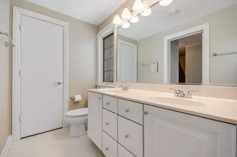 1018 N Cross St, Wheaton, IL 60187 photo 10