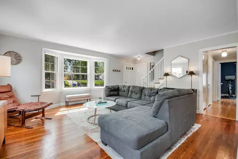 1018 N Cross St, Wheaton, IL 60187 photo 7