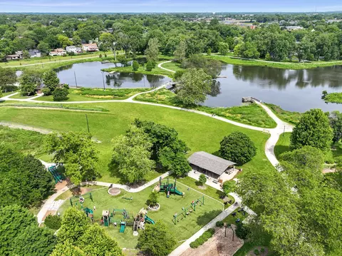 1018 N Cross St, Wheaton, IL 60187 photo 35