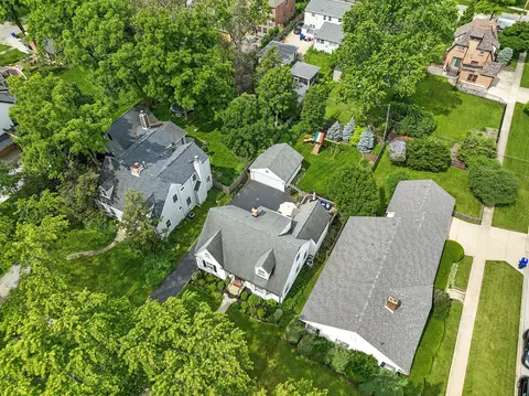 1018 N Cross St, Wheaton, IL 60187 photo 32