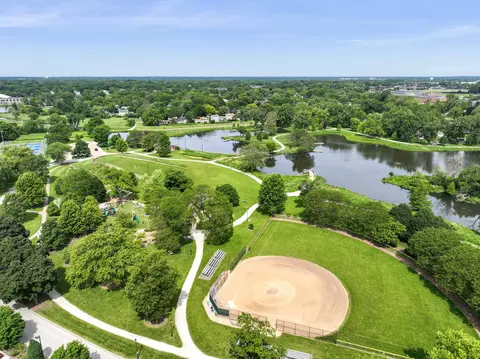1018 N Cross St, Wheaton, IL 60187 photo 37