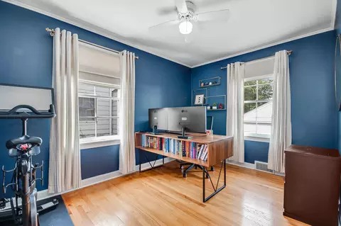 1018 N Cross St, Wheaton, IL 60187 photo 11