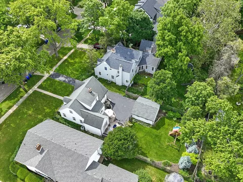 1018 N Cross St, Wheaton, IL 60187 photo 25