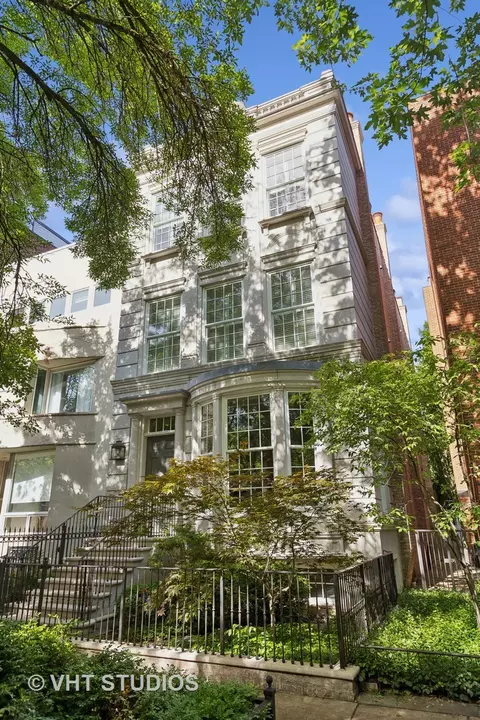 2010 N Mohawk St, Chicago, IL 60614