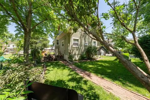 Exterior - 609 E Monroe St, Bloomington, IL 61701 photo 9 of 13