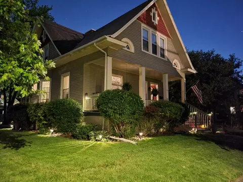 Exterior - 609 E Monroe St, Bloomington, IL 61701 photo 12 of 13
