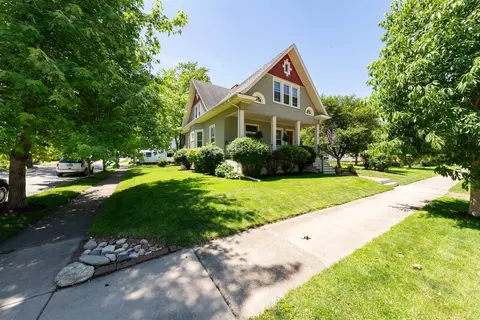 Exterior - 609 E Monroe St, Bloomington, IL 61701 photo 3 of 13