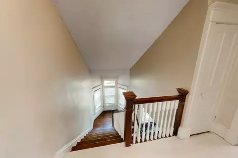 Entry Way - 609 E Monroe St, Bloomington, IL 61701 photo 6 of 8