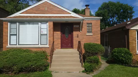 14225 S Wentworth Ave, Riverdale, IL 60827