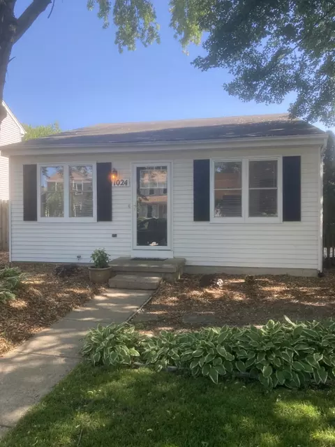 1024 Geneva Dr, Geneva, IL 60134