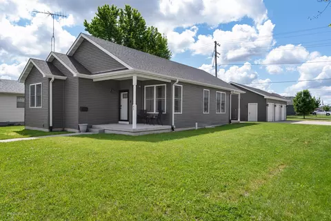 95 W Elm St, Coal City, IL 60416