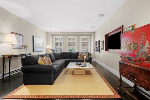 222 E Chestnut St #9B, Chicago, IL 60611 photo 7