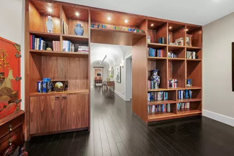 222 E Chestnut St #9B, Chicago, IL 60611 photo 9