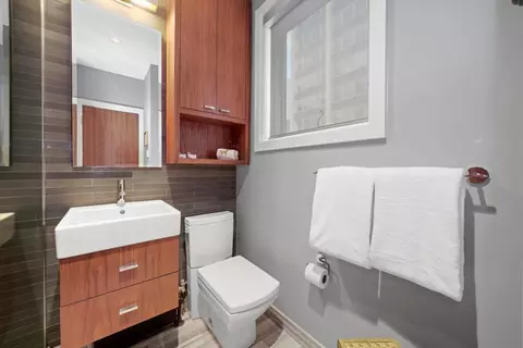 222 E Chestnut St #9B, Chicago, IL 60611 photo 31