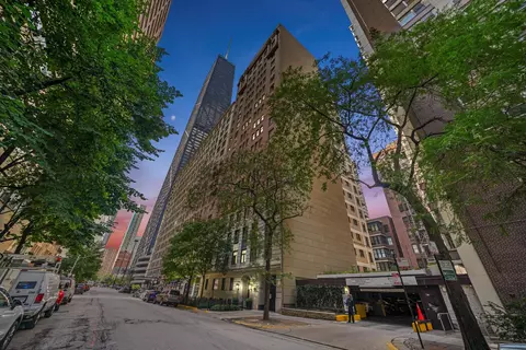 222 E Chestnut St #9B, Chicago, IL 60611 photo 52