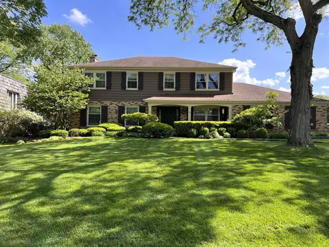 126 Surrey Ln, Burr Ridge, IL 60527
