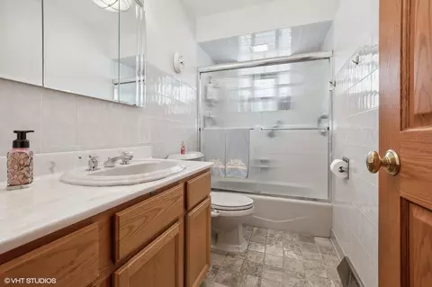 7900 W 72nd St, Bridgeview, IL 60455 photo 9