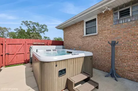 7900 W 72nd St, Bridgeview, IL 60455 photo 17