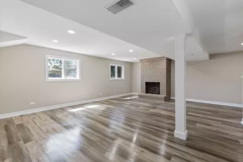 Living - 15213 Pine Dr, Oak Forest, IL 60452 photo 6 of 6