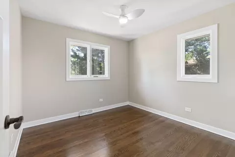 Bedroom - 15213 Pine Dr, Oak Forest, IL 60452 photo 3 of 3