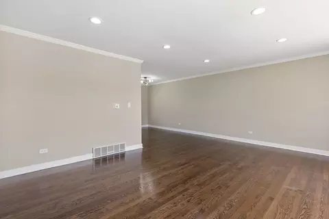 Living - 15213 Pine Dr, Oak Forest, IL 60452 photo 3 of 6
