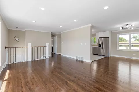 Living - 15213 Pine Dr, Oak Forest, IL 60452 photo 2 of 6