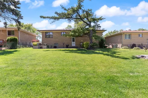 Exterior - 15213 Pine Dr, Oak Forest, IL 60452 photo 2 of 2