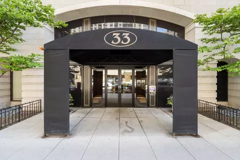 33 W Huron St #310, Chicago, IL 60654