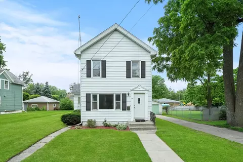 205 E Washington St, Harvard, IL 60033 photo 1