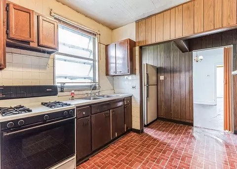 7226 S Cornell Ave, Chicago, IL 60649 photo 9