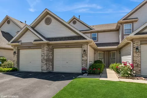 1912 Grove Ave, Schaumburg, IL 60193