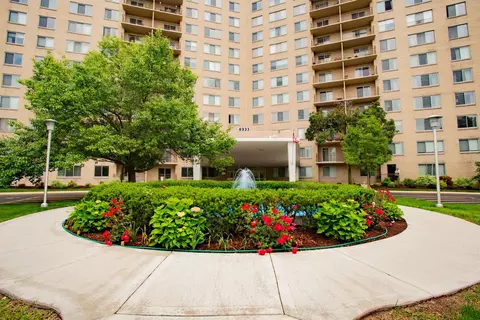6933 N Kedzie Ave #306, Chicago, IL 60645