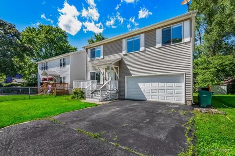 30 Covington Rd, Fox Lake, IL 60020