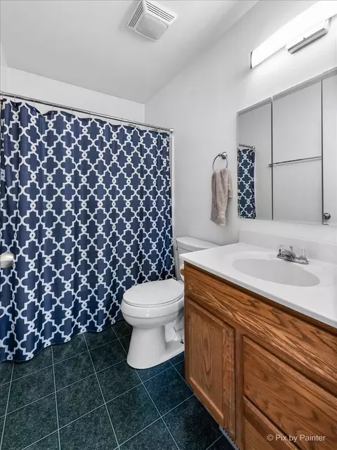 Bath - 30 Covington Rd, Fox Lake, IL 60020 photo 2 of 4