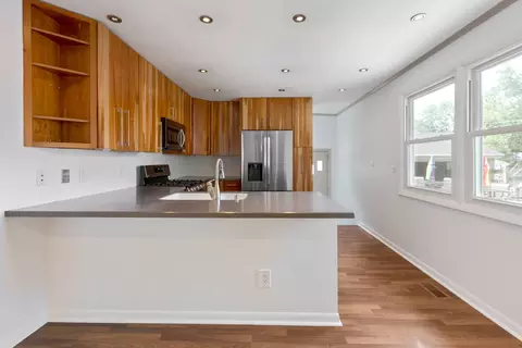 Kitchen - 2905 Starling Ln, Rolling Meadows, IL 60008 photo 1 of 5