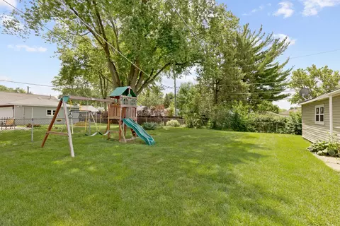 Exterior - 2905 Starling Ln, Rolling Meadows, IL 60008 photo 4 of 5