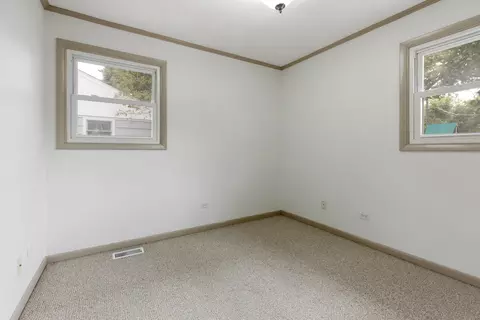 Bedroom - 2905 Starling Ln, Rolling Meadows, IL 60008 photo 2 of 4