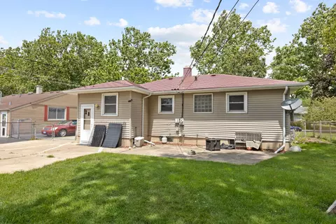 Exterior - 2905 Starling Ln, Rolling Meadows, IL 60008 photo 3 of 5