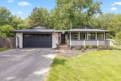 689 Lasalle Dr, Somonauk, IL 60552