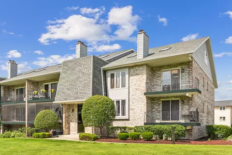 15711 Old Orchard Ct #2N, Orland Park, IL 60462