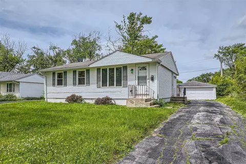 50 S Willow Ln, Glenwood, IL 60425