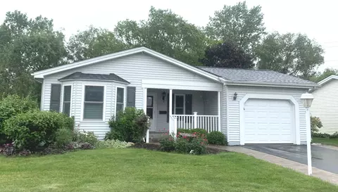 1407 Winners Cir, Grayslake, IL 60030