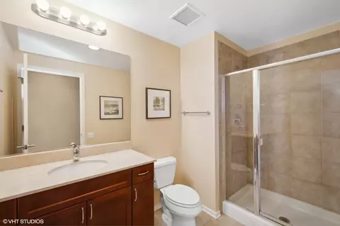 Bath - 65 E Monroe St #4215, Chicago, IL 60603 photo 2 of 2