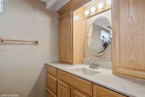 Bath - 1001 Apple Valley Dr, Bartlett, IL 60103 photo 3 of 3