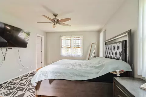Bedroom - 1001 Apple Valley Dr, Bartlett, IL 60103 photo 2 of 6