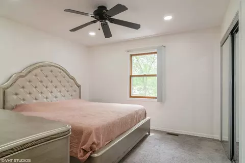 Bedroom - 1001 Apple Valley Dr, Bartlett, IL 60103 photo 4 of 6