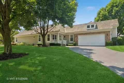454 Park Barrington Dr, Barrington, IL 60010