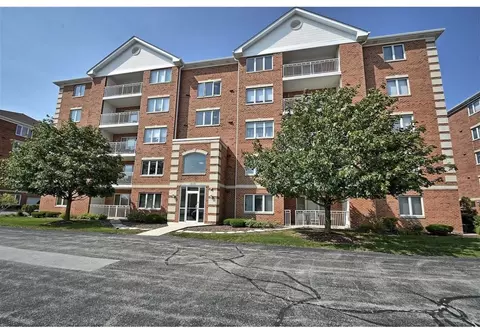 5520 W 115th St #203, Oak Lawn, IL 60453