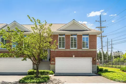 587 Linden Ct, Geneva, IL 60134