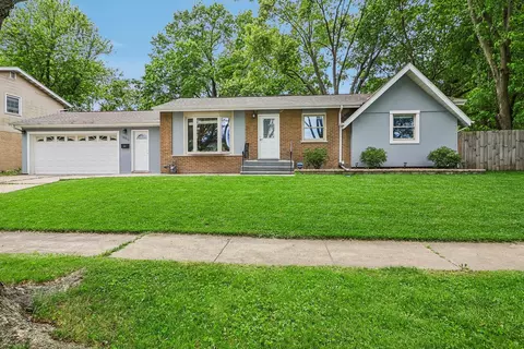 18810 Kings Rd, Homewood, IL 60430